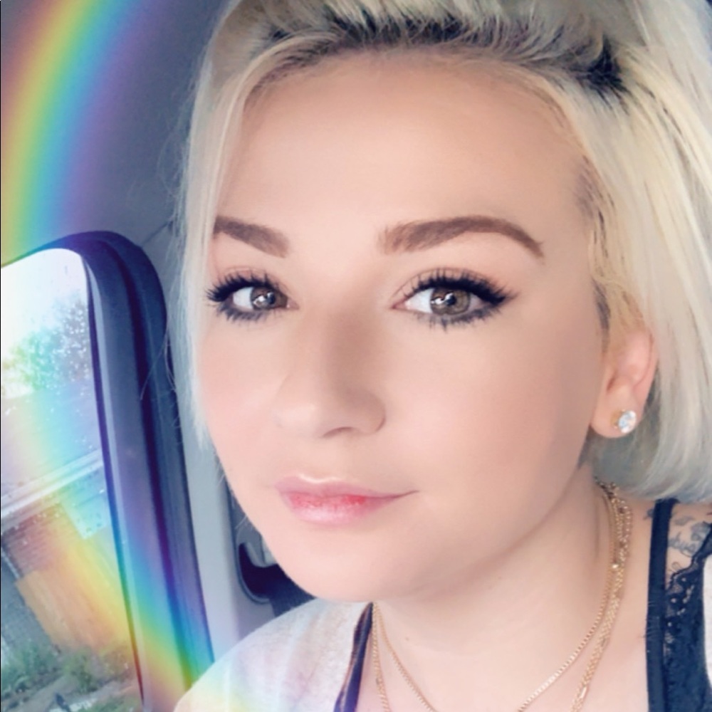 Meet your Posher, Melissa